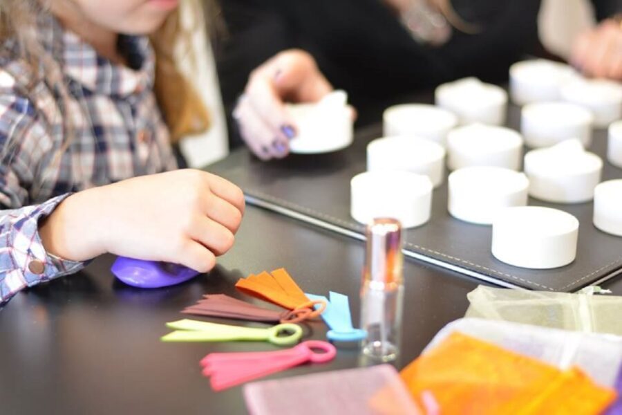 MOLINARD Parfums Grasse : Perfume workshop for Children - The Value of the Experience