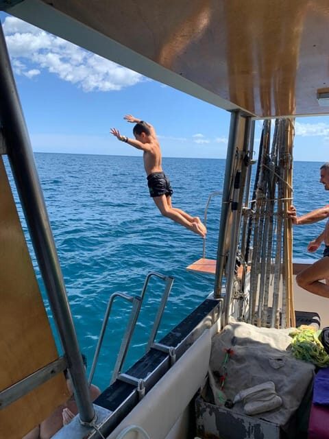 Monopoli: tour in barca a Polignano con soste e aperitivo - The Itinerary in Detail