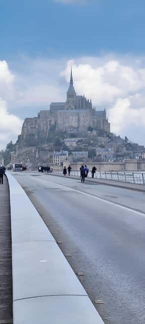 Mont-Saint-Michel: Private Guided Tour with Tasting from Paris - The Day Unpacked: What You Can Expect