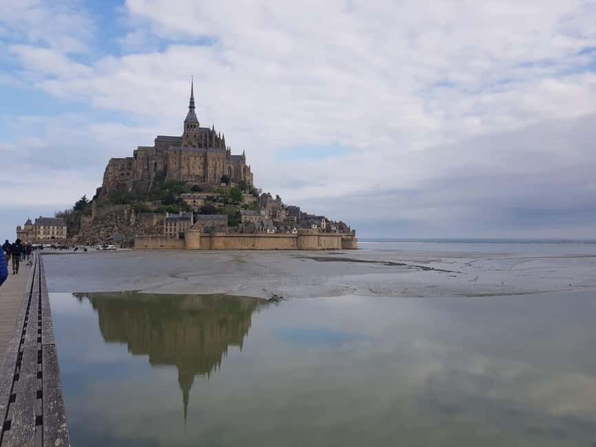 Mont Saint Michel: Village History and Legends Walking Tour - Meeting and Transportation Details