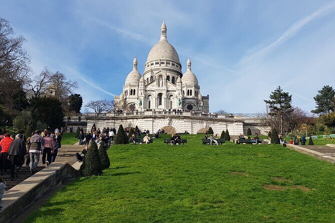 Montmartre Sacré Coeur and Moulin Rouge best shops and cafés - The Tour Experience: What It Means for You