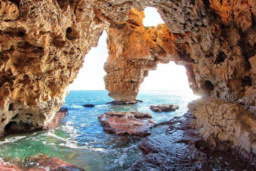 Moraig: Kayak Excursion to Moraig & Cave peces-testos - The Magic of the Fish Cave – Falla de Moraig