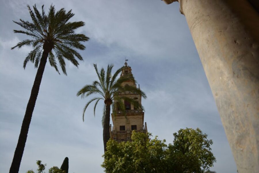 Mosque-Cathedral Small Group Guided Tour - The Experience: What to Expect When Visiting the Mosque-Cathedral of Córdoba