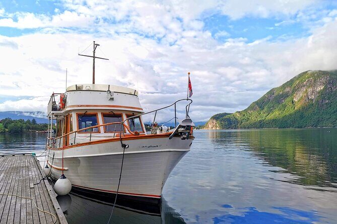 Mostraumen Private Pontoon Cruise - The Experience in Practice