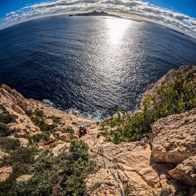 Multi Pitch Climb Session in the Calanques near Marseille - What Does the Climbing Involve?
