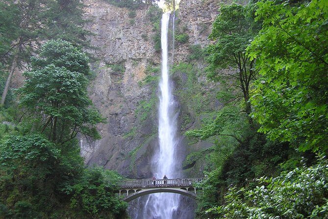 Multnomah Falls & Columbia River Gorge Tour with Gray Line -PDX03 - Transportation & Group Size