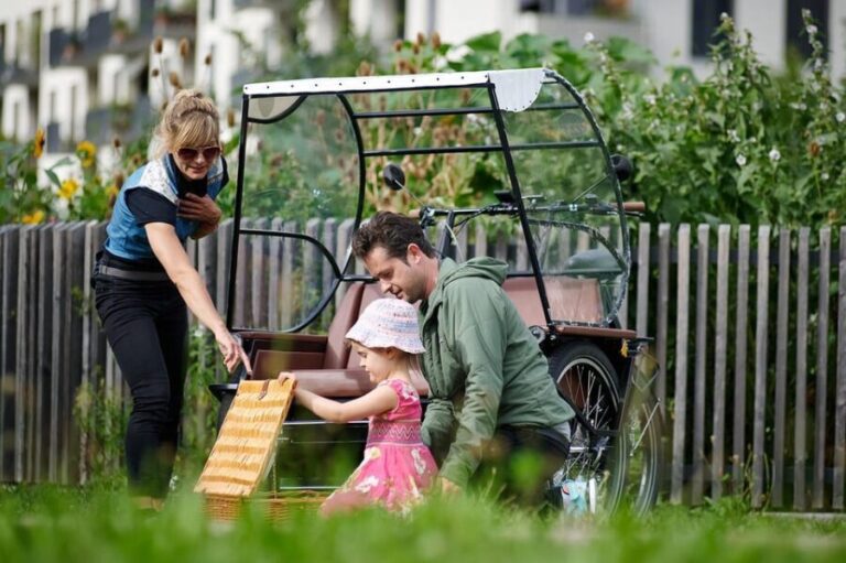 Munich: Day-rent rickshaw and explore Munich yourself - Who Should Consider This Experience?