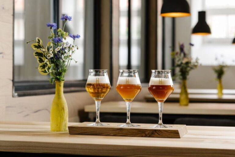 Munich: Exclusive Brewery Tour & Tasting of 4 Organic Beers - The Group and Duration