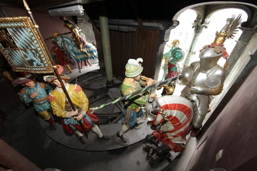 Munich: Guided Tour of the historic Town Hall on Marienplatz - The Value of the Experience