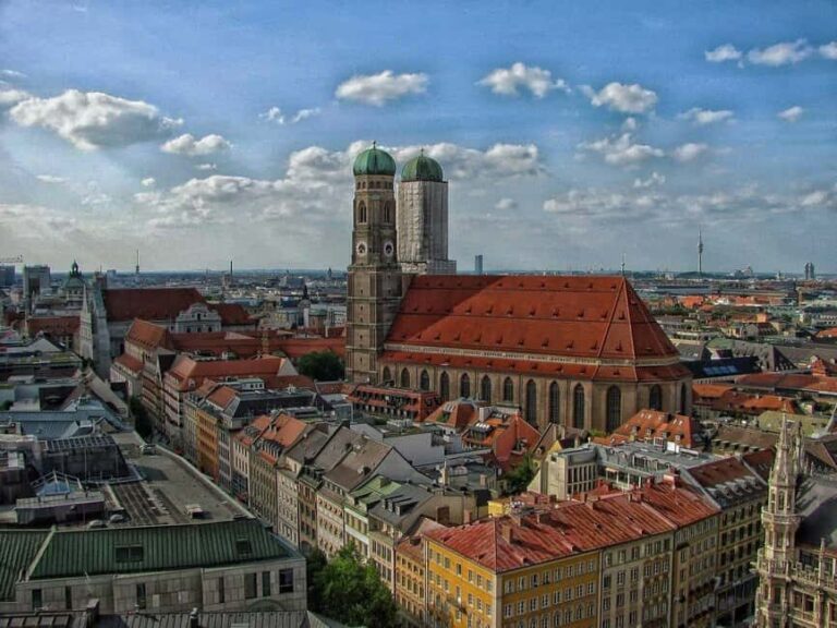 Munich Old Town - Guided Walking Tour - What to Expect from the Munich Old Town Tour