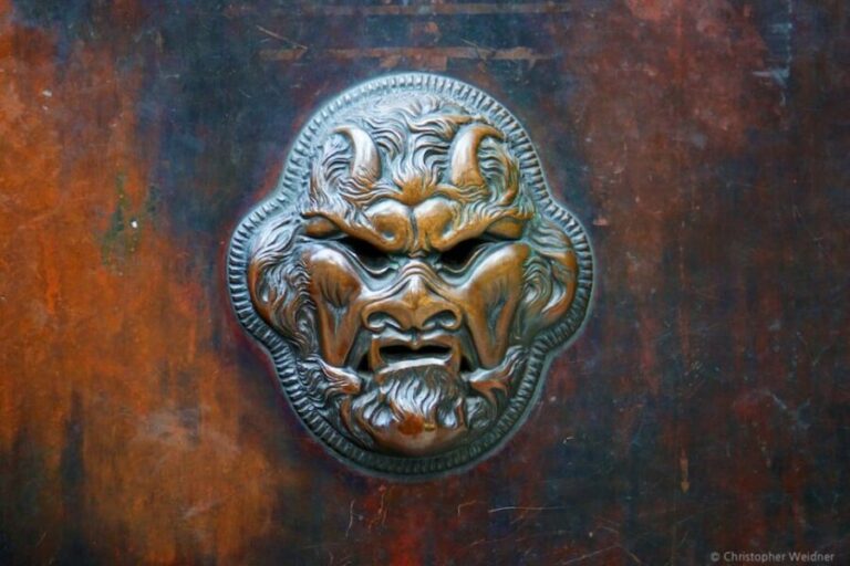 Munich: Spooky Tour of Old Town in German - The Highlights and What You Can Expect