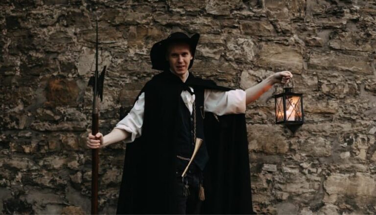 Münster: Nachtwächter-Führung (Erlebnistour) - The Experience: Depth, Content, and Audience