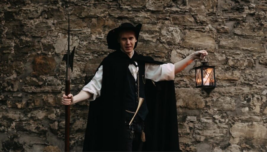 Münster: Nachtwächter-Führung (Erlebnistour) - The Experience: Depth, Content, and Audience