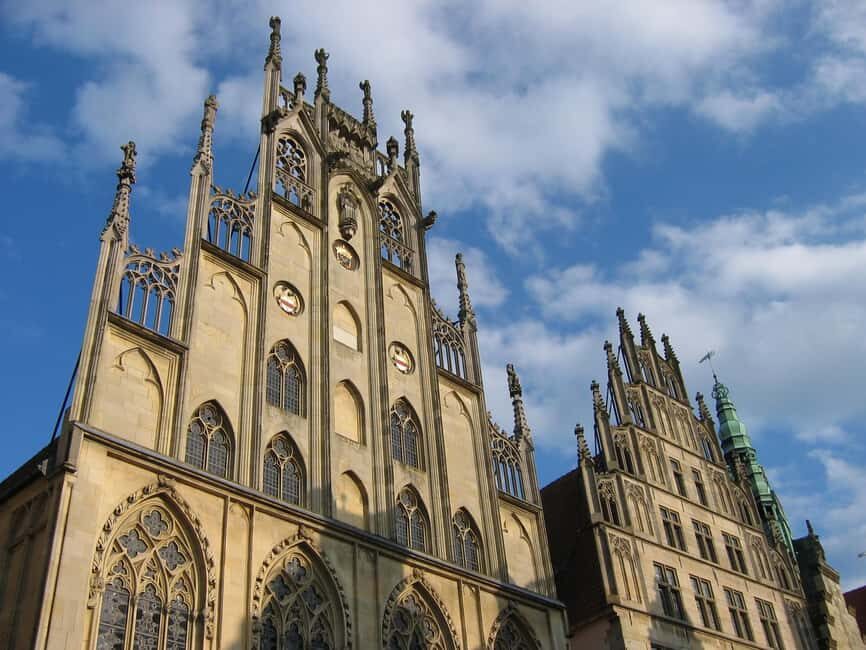 Münster: Old Town Tour with Qualified Guides - The Guide Experience