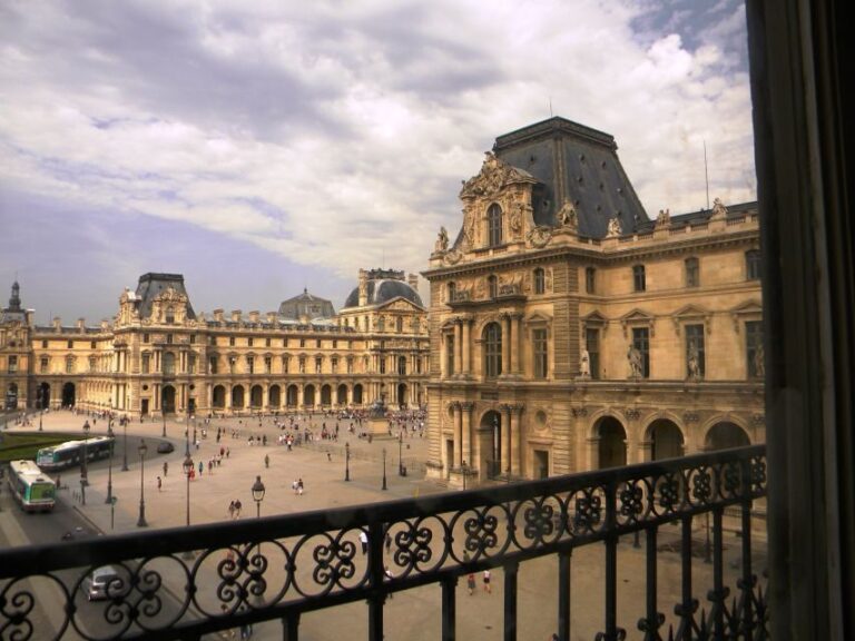 Murders and Mysteries of the Louvre Museum - The Experience in Practice