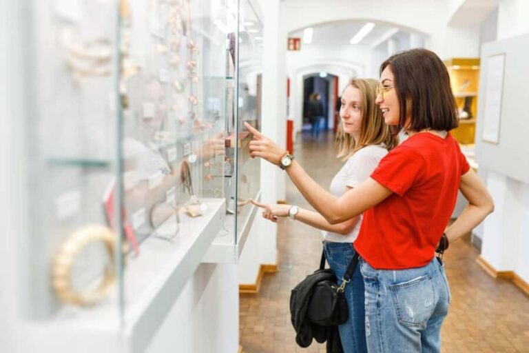 Museum of Edinburgh Private Guided Tour with Tickets - The Meeting Point and Practical Details