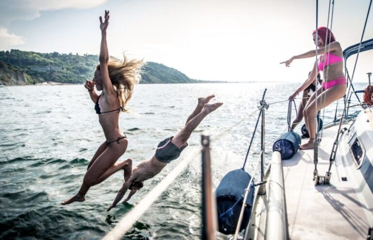 Mykonos: Catamaran Cruise with Lunch, Drinks and Transfer - What to Expect from the Catamaran Cruise