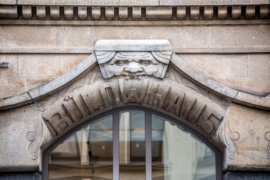 Mystical Hamburg - Walking Tour in German - Is It Worth the Price?