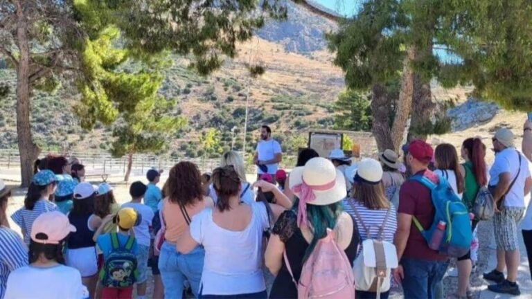 Náfplio: Private walking tour with a local tour guide - Who Is This Tour Best For?