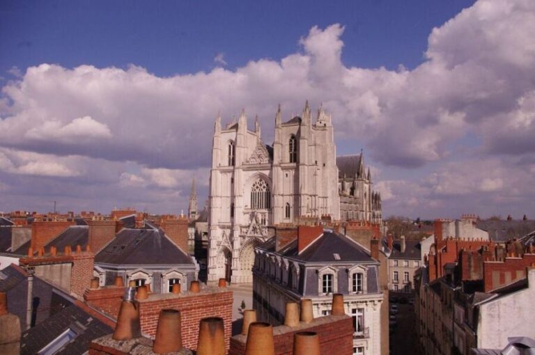 Nantes Private Guided Walking Tour - The Value of a Knowledgeable Guide