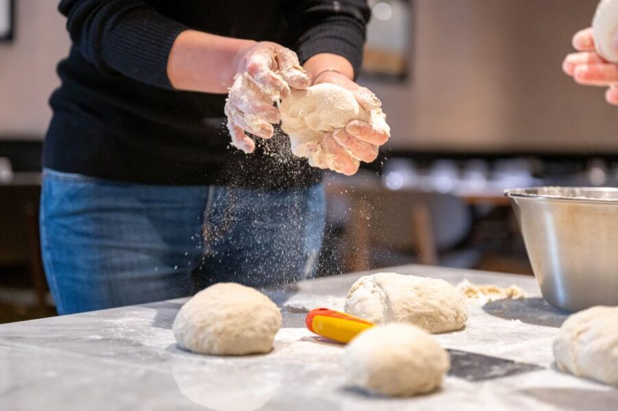 Naples: Authentic Neapolitan Pizza Making Class - The Quality of Guides and Instruction