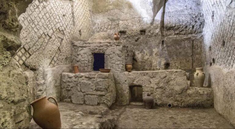 Naples Morning Walking Tour with Local Guide & Lunch - The Lunch Experience