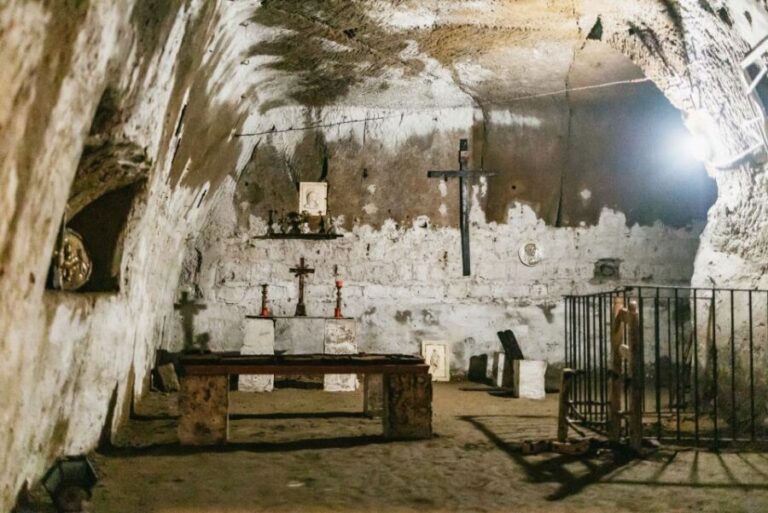 Naples: Spanish Quarters Underground Guided Tour - What Makes This Tour Stand Out