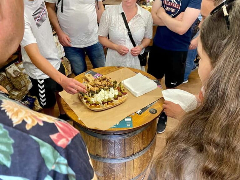 Naples: Street Food and Guided Sightseeing Walking Tour - A Walk Through the Heart of Naples