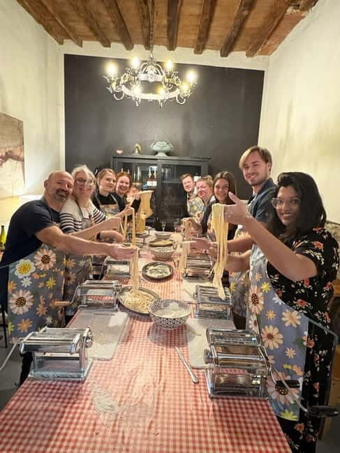 Naples: Traditional Italian Food Cooking Class at Restaurant - The Details That Matter