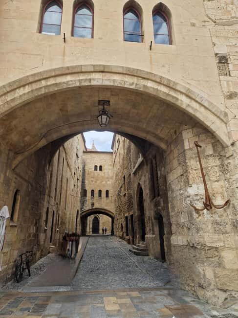Narbonne: visit the Archbishops' Palace and Cathedral - Highlights of the Tour