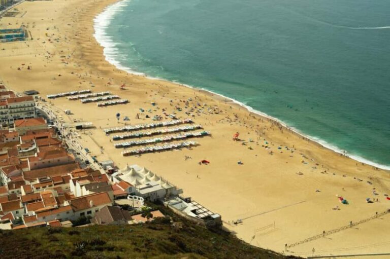 Nazaré: Walking Tour with Funicular & Local Guide - How the Tour Works in Practice