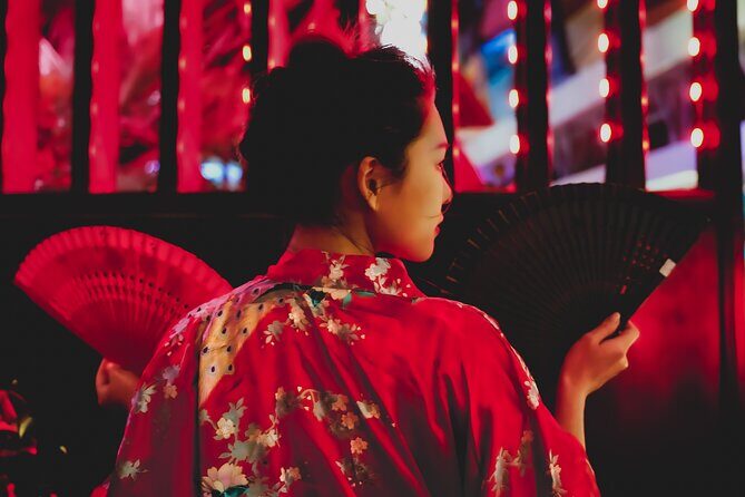 Neon Night Cyberpunk Photoshoot in Soho and the Banksy Tunnel - Who Should Consider This?