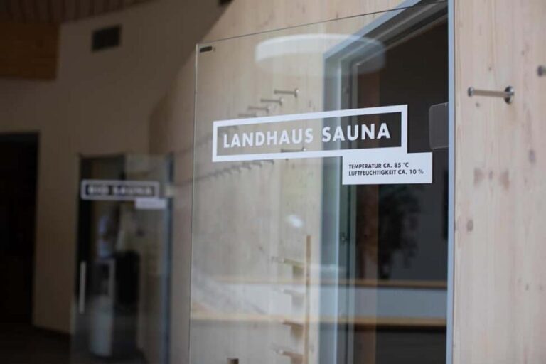 Netphen: Day ticket for the 4-star sauna world at N-FLOW - Who Will Enjoy This Sauna Experience?