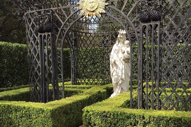 New Orleans Homes of the Rich and Famous Tour of the Garden District - What’s Included and What’s Not