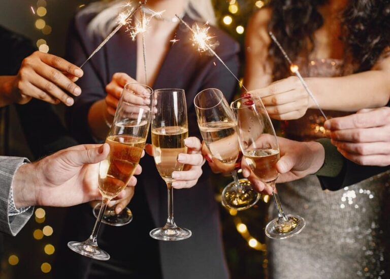 New Years Eve Luxury Boat  DJ, Buffet & Open Bar - The Real Deal: Pros and Cons