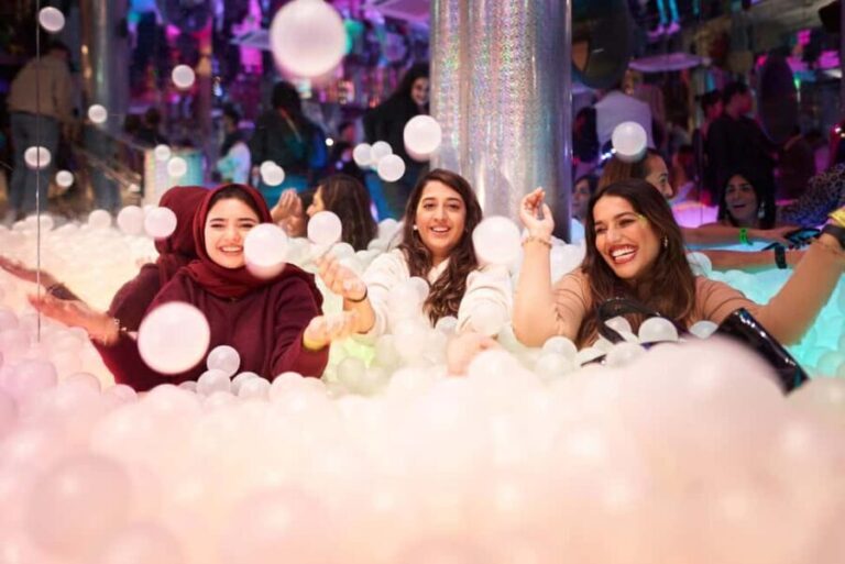 New Years Eve Pub Crawl London - The Pros and Cons