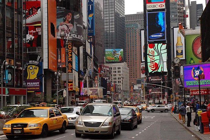 New York Tour by Subway and Bus with Private Guide - What the Experience Entails