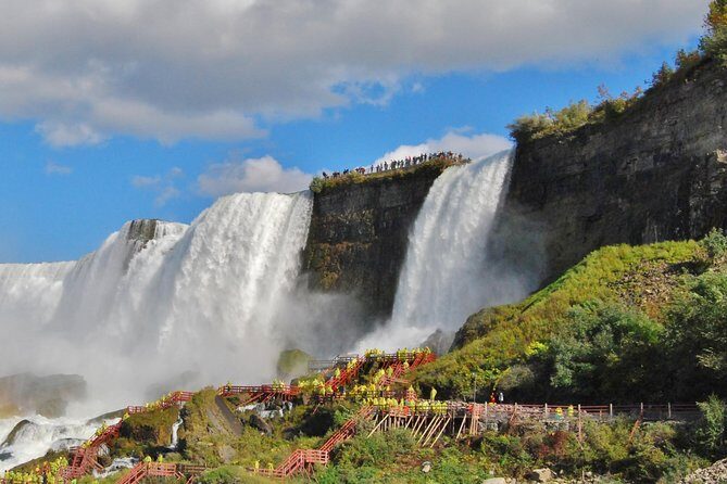 Niagara Falls: USA + Canada Tour with Cave, Boat Ride and Lunch - The Downsides