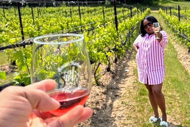 NON BUS Traverse City Old Mission Sunset Wine & Distillery Tour - FAQs