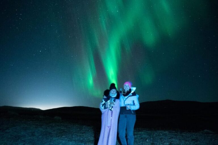 Northern Lights in Mini Bus, Photos, Hot Cocoa and Pastries - Who Is This Tour Best For?