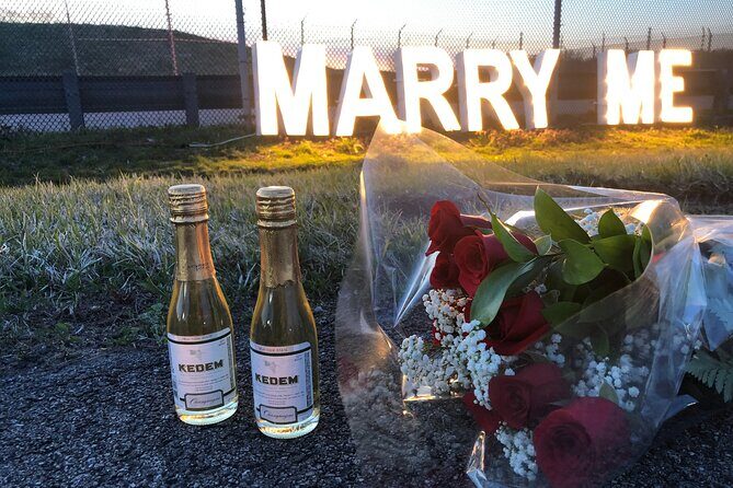 NYC Helicopter Proposal Tour with Photos and Champagne - Analyzing the Value