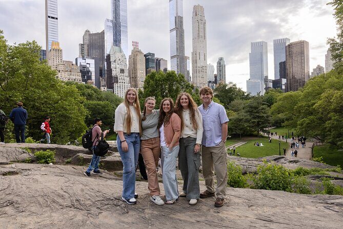 NYC: Professional photoshoot with iconic views - What’s Included in the Package