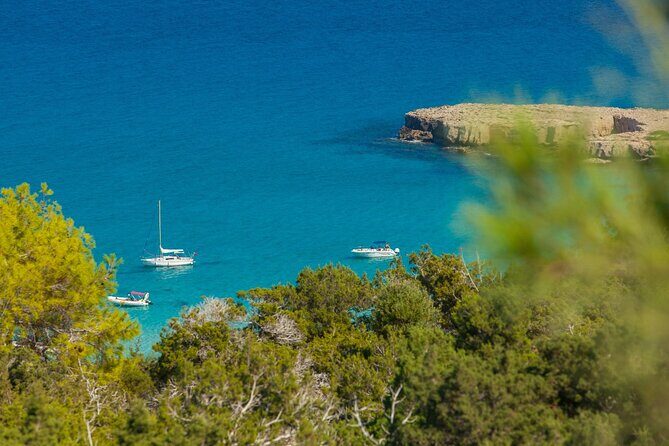 Ocean Blue Celebrity Blue Lagoon Cruise (Morning and Afternoon) - The onboard experience
