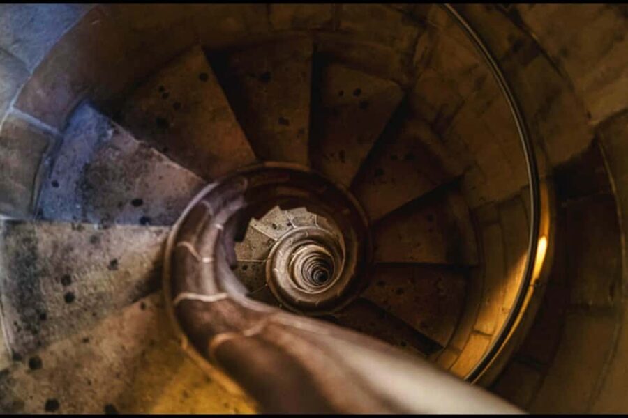 Official Sagrada Familia Guided Tour with Tower Access - Climbing the Tower: A Must-Do for Views and Adventure