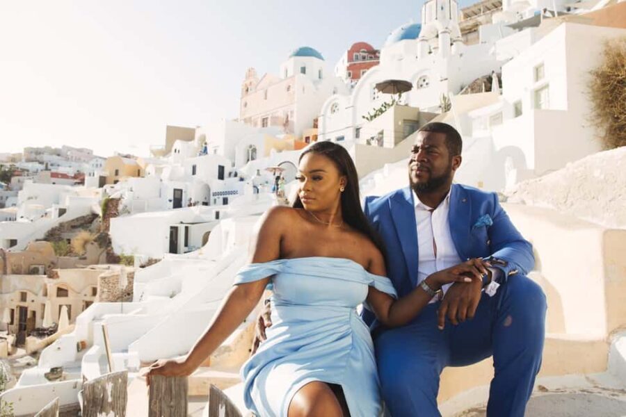 Oia: 30' photo session for couples or solo travelers - Morning or Sunset? Choosing Your Best Light