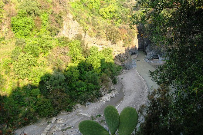 Old Sicily discovery and Etna wine tasting tour from Taormina - The Itinerary Breakdown: What You’ll Experience