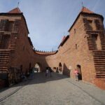 Old Town with Royal Castle + Warsaw Uprising Museum: SMALL GROUP /inc. Pick-up/ - Who Should Consider This Tour?