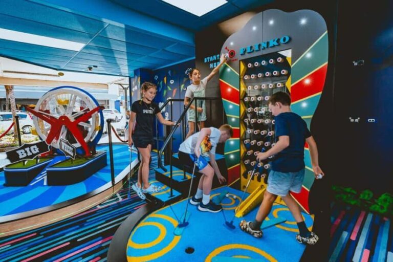 Oldenburg: Puttbrothers Adventure Mini Golf - The Courses and Gameplay