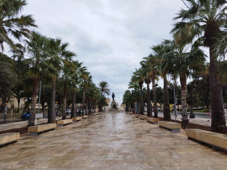 On the Footsteps of the Knights - Valletta and Vittoriosa - The Price and Value