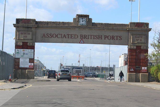 One Way or Round Trip Private Transfer from London to Southampton Cruise Port - Detailed Breakdown of the Experience